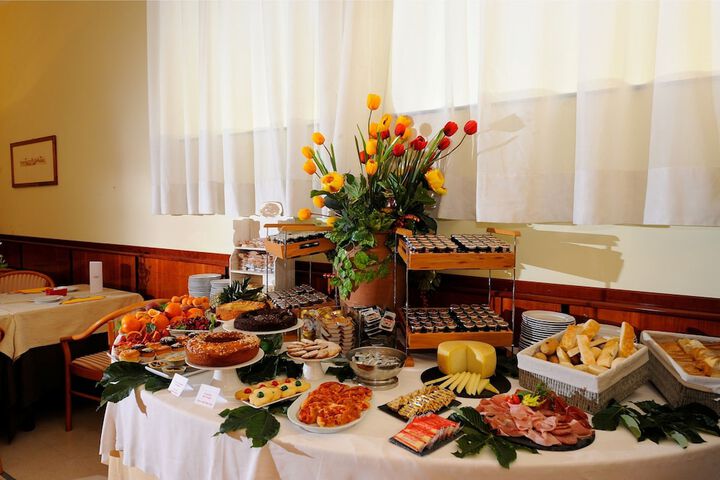 Dining 110 of 124