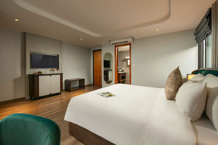 Room 20 of 153