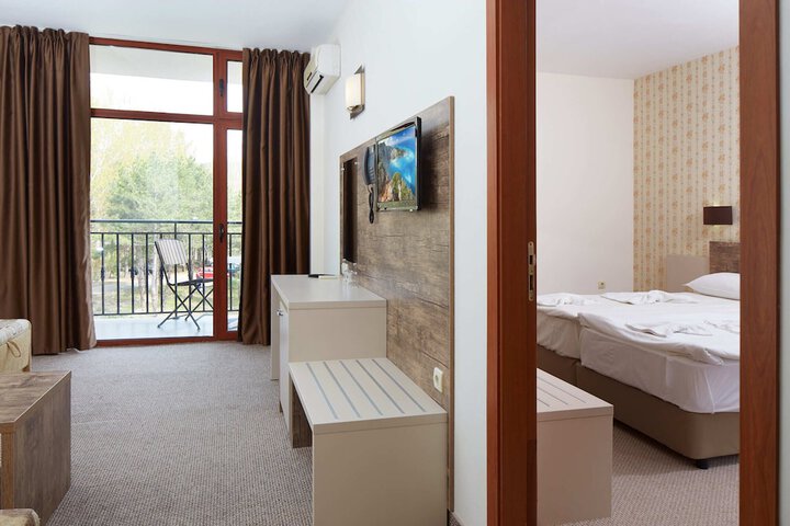 Room 8 of 23