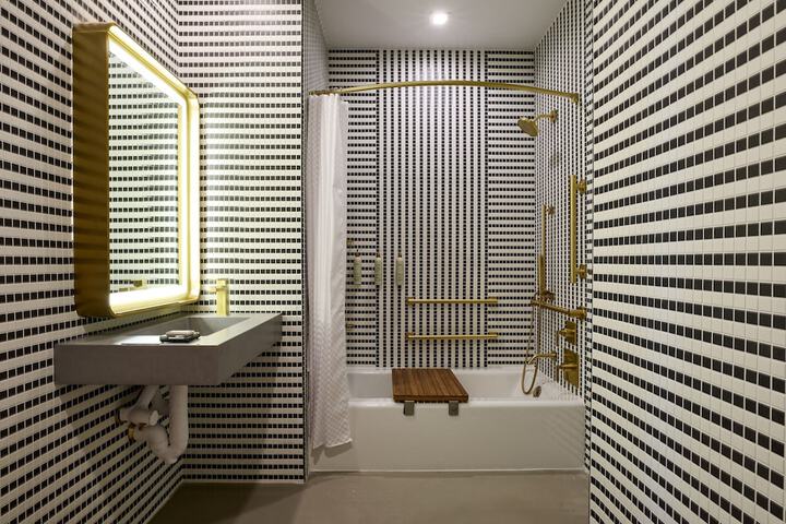 Room 17 of 42