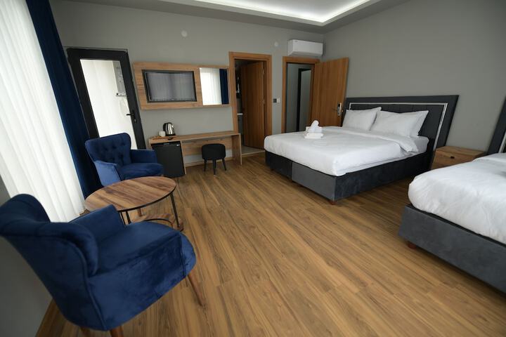 Room 2 of 34