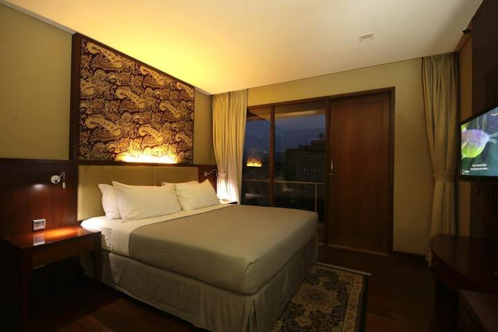 Room 10 of 48