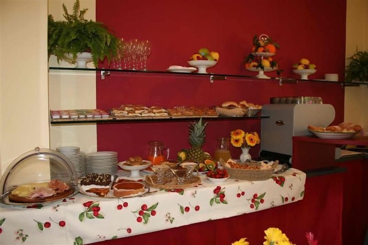 Breakfast/Coffee Service 21 of 37