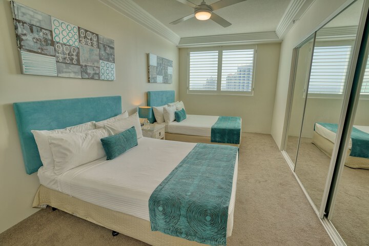 Room 7 of 114