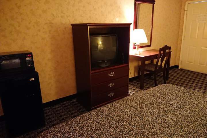 Room 12 of 37