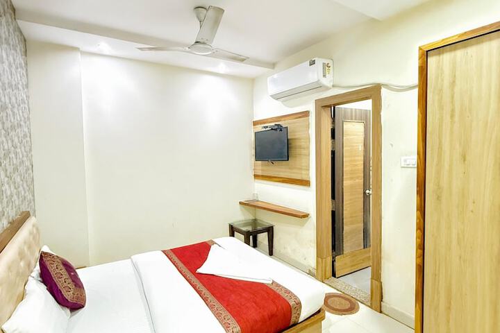 Room 14 of 26