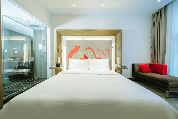 Room 50 of 183
