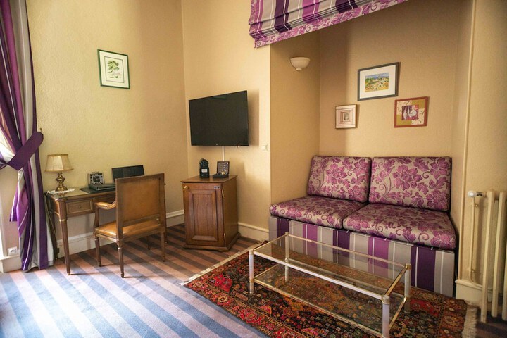 Room 10 of 169
