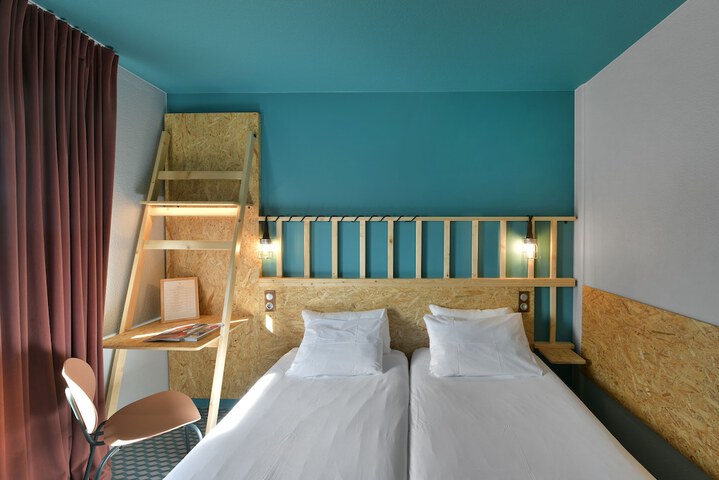 Room 13 of 50