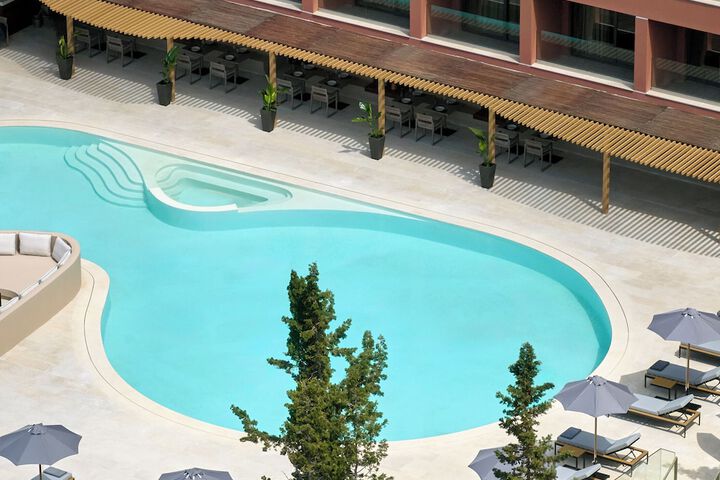 Pool 73 of 160