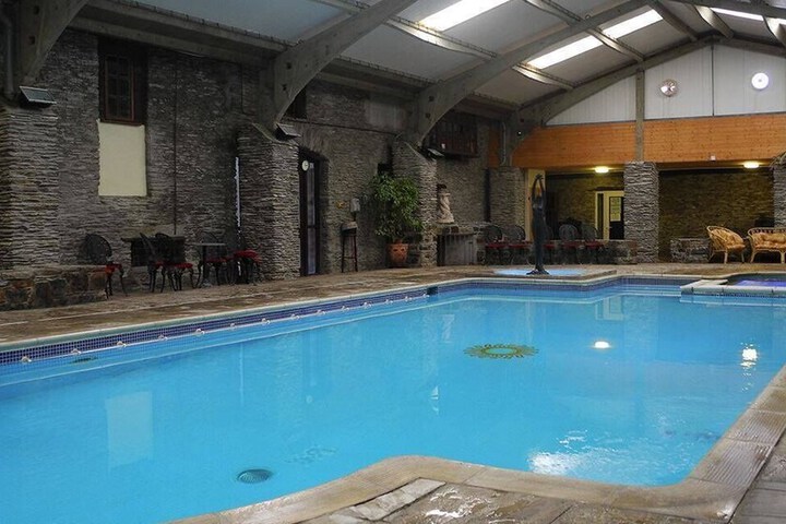 Pool 61 of 92