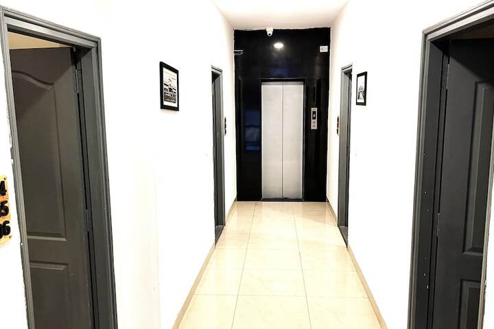 Room 48 of 66