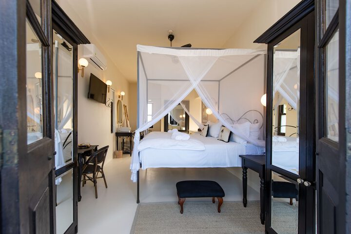 Room 34 of 194