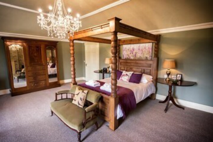 Room 14 of 35