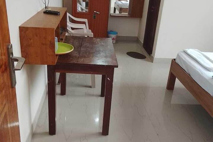 Room 15 of 28