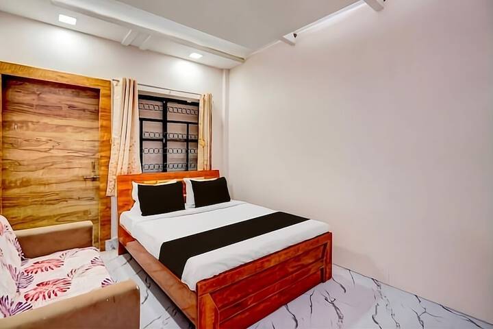 Room 8 of 11