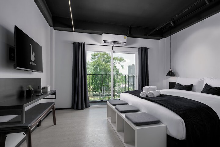 Room 9 of 56