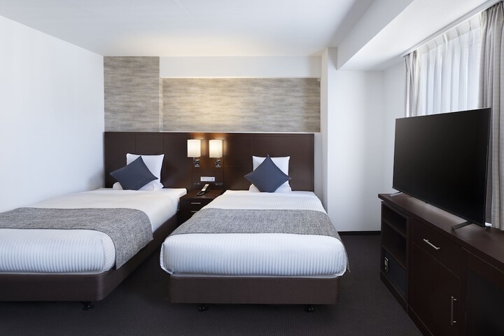 Room 3 of 49
