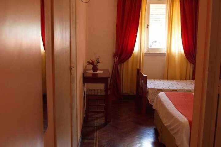 Room 27 of 42