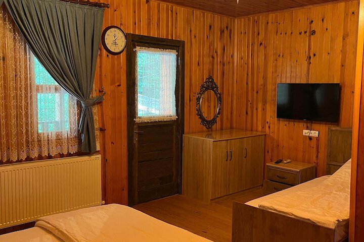 Room 5 of 13
