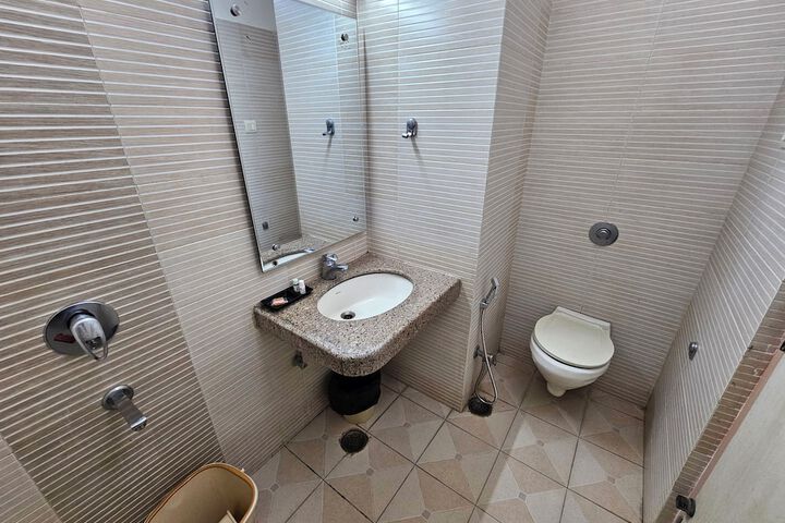 Room 18 of 23