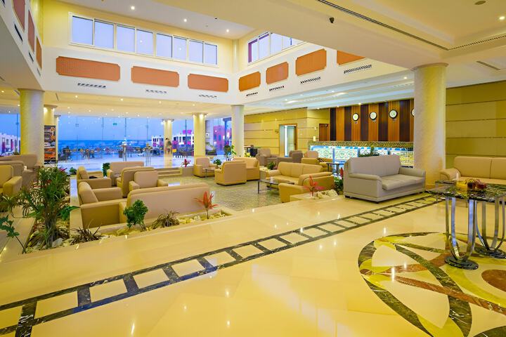 Entrance & Lobby