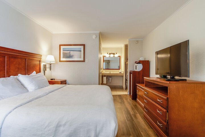 Room 2 of 18
