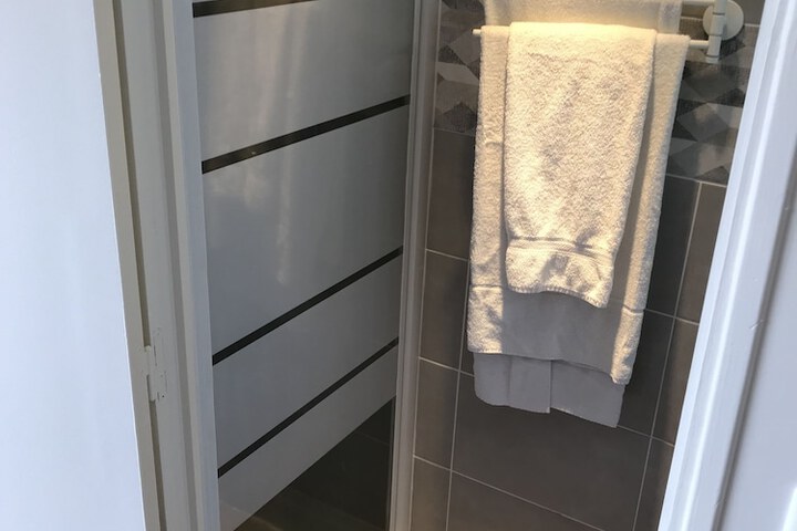Room 27 of 44