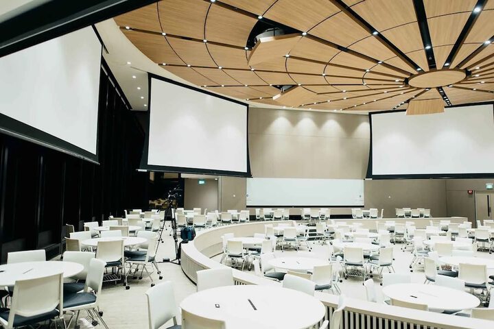 Business Center 24 of 27