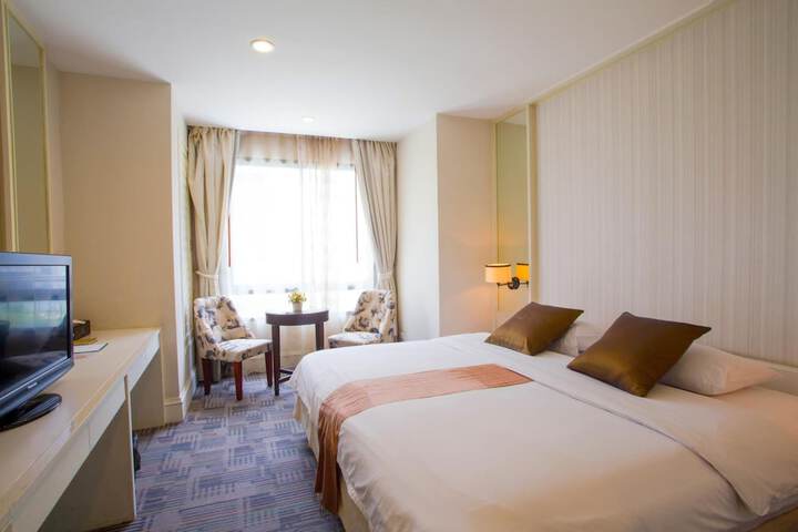 Room 12 of 49