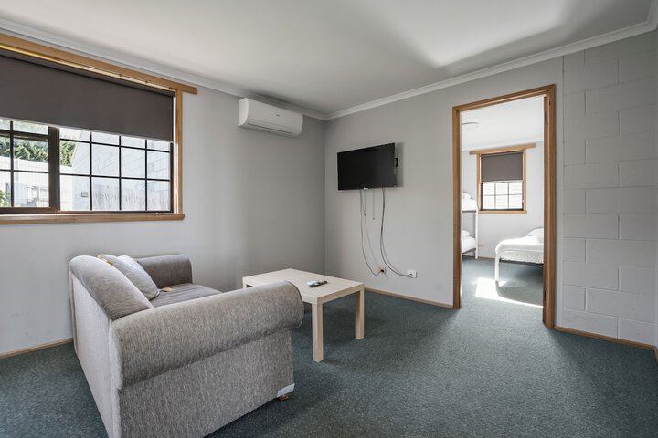 Room 7 of 30