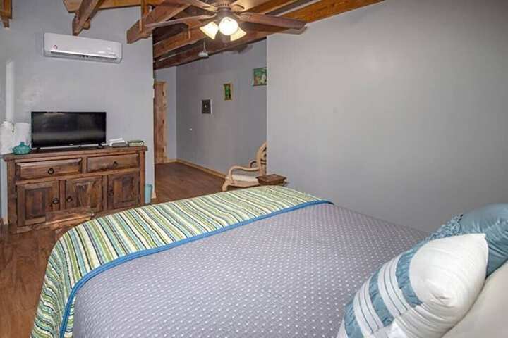 Room 11 of 23