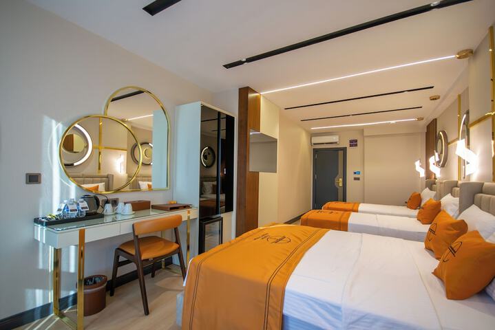 Room 42 of 106