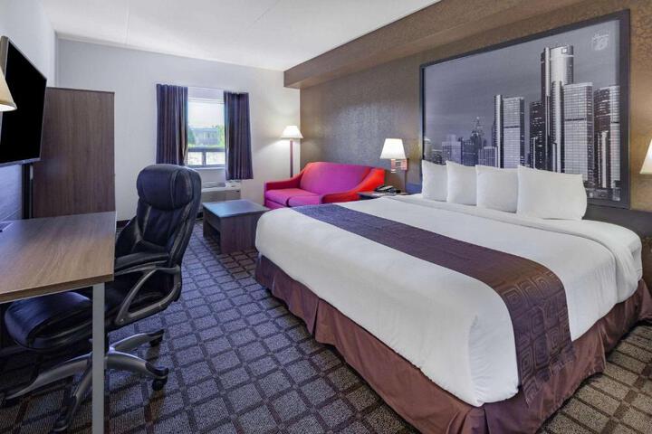 1 King Bed (14 of 19)