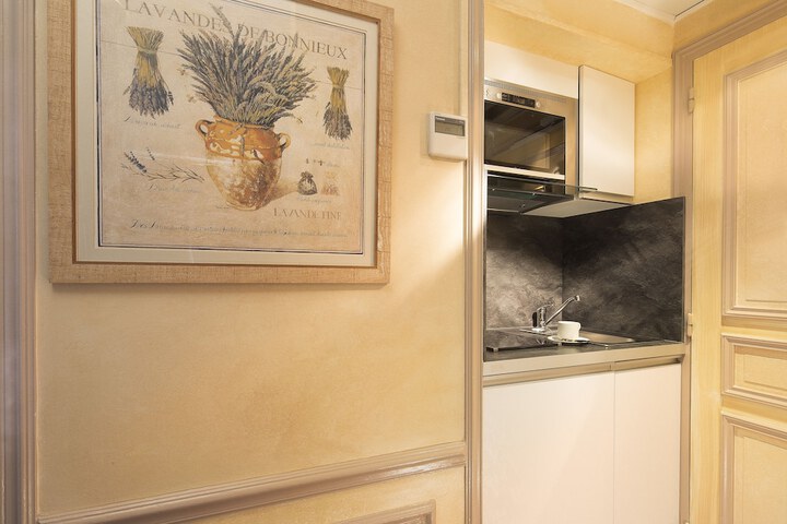 Private kitchenette