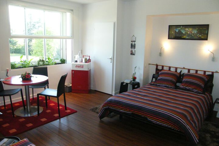 Room 5 of 38