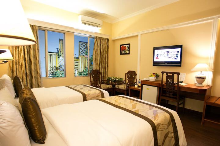 Room 4 of 49