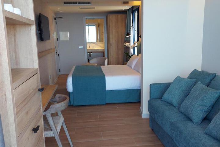 Room 35 of 75