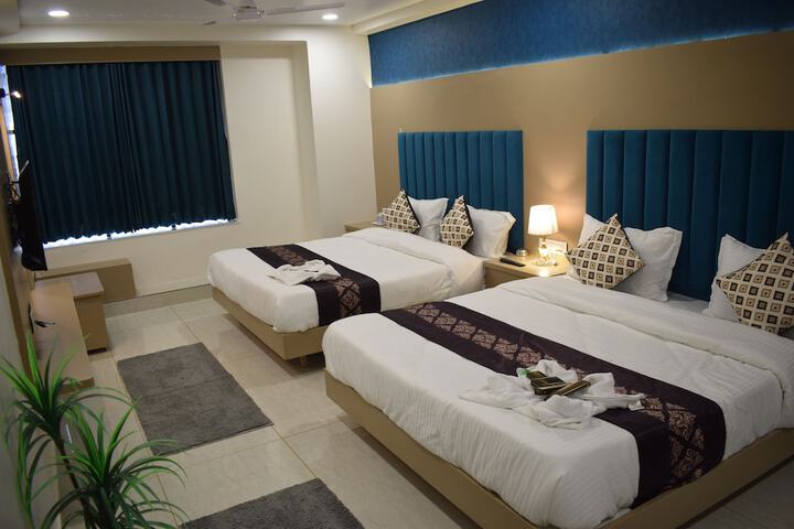 Room 11 of 26