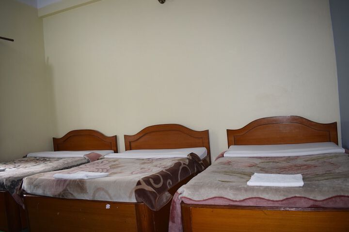Room 14 of 33