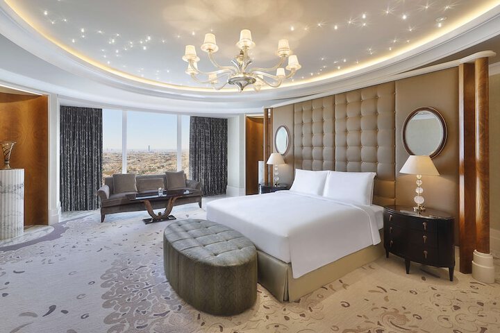 Room 42 of 114