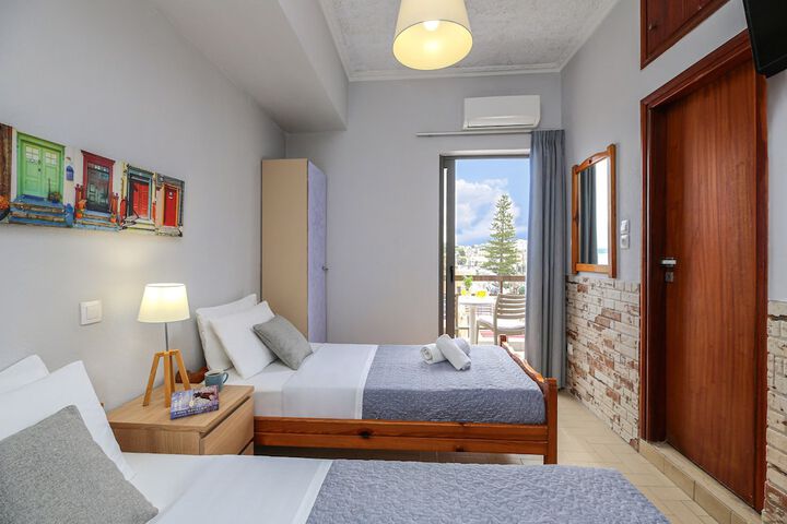 Room 32 of 85