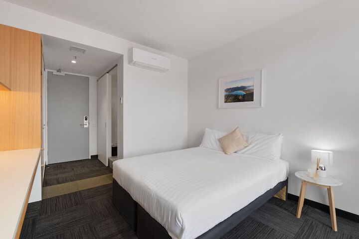 Room 15 of 40