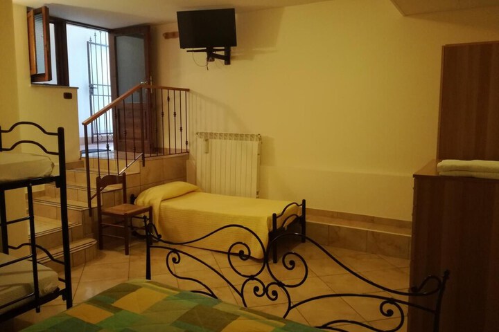 Room 6 of 38