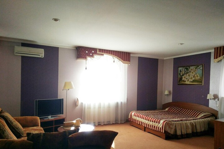 Room 10 of 43