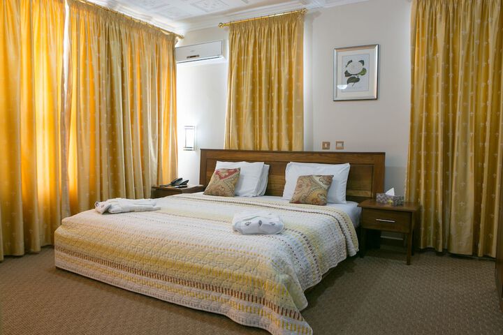 Room 9 of 31