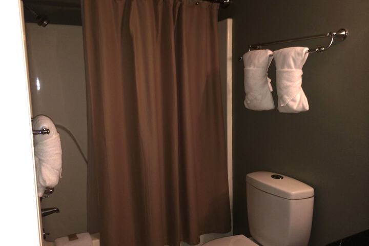 Room 116 of 219