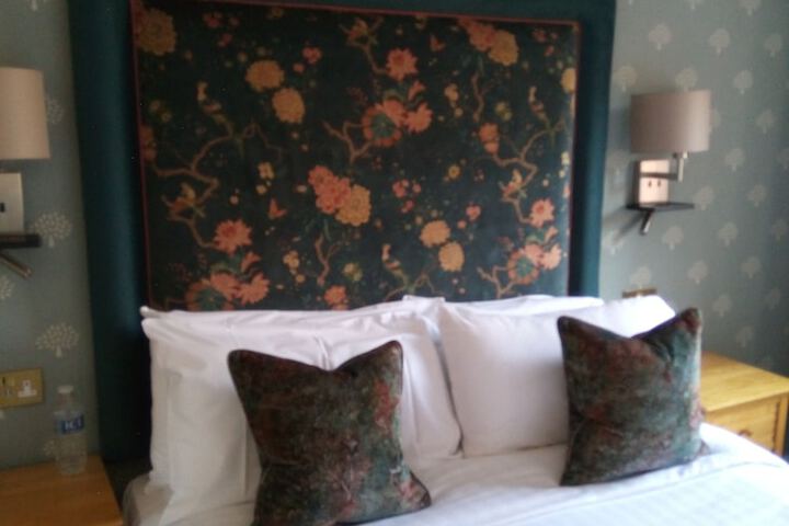 Room 10 of 38