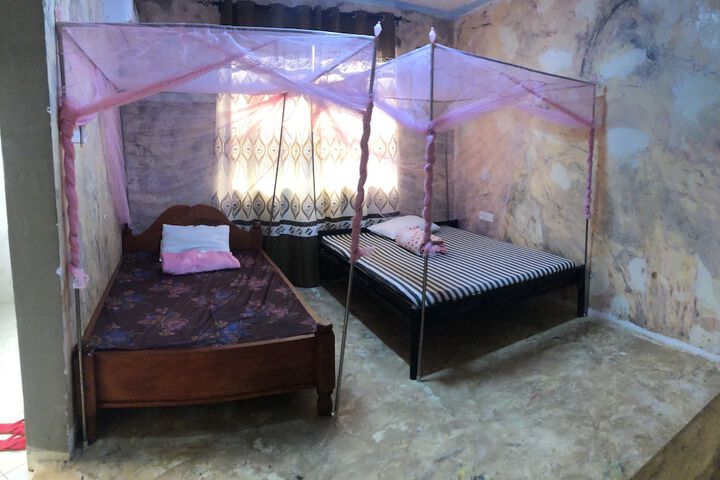Room 3 of 43