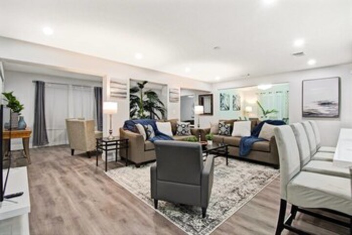 Exterior of Comfortable Luxurious Home min to Beach W hottub